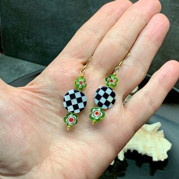 Black & White Checkerboard Lime Green Flower Handmade Bead Earrings LR149 - Picture 5 of 5